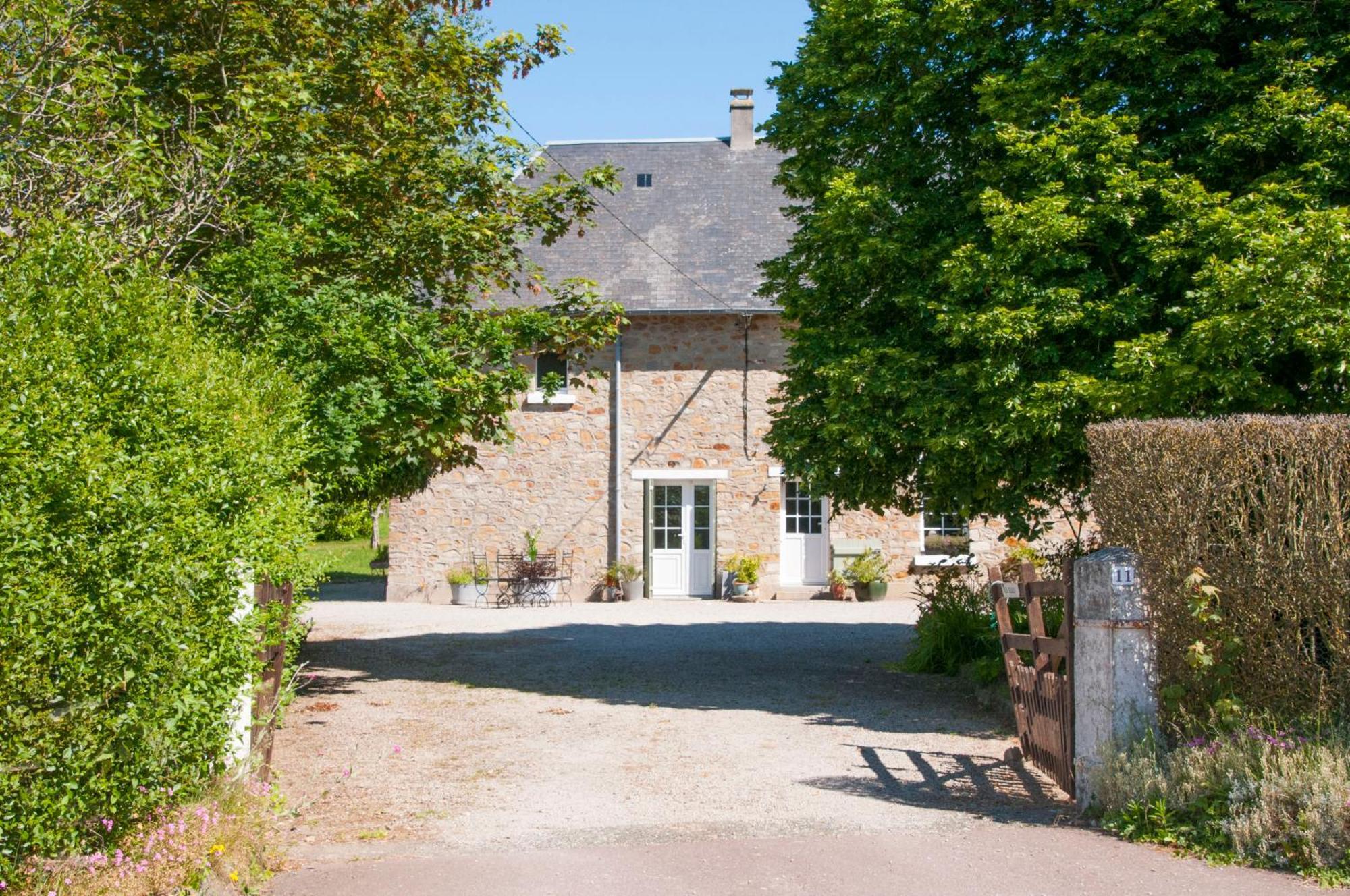 La Maison Des Tilleuls Saint-Germain-Sur-Seves Exterior photo